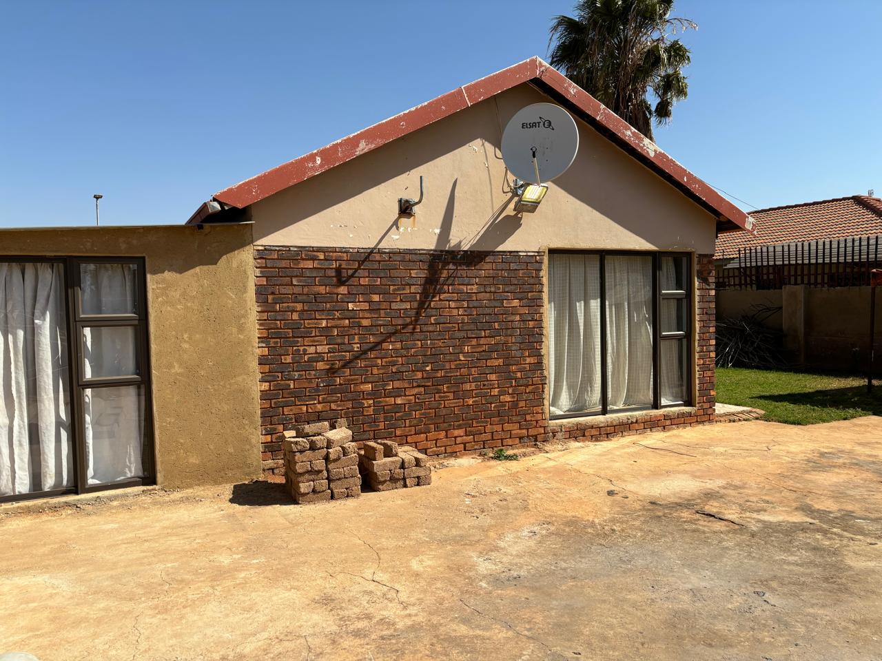 To Let 3 Bedroom Property for Rent in Danville North West